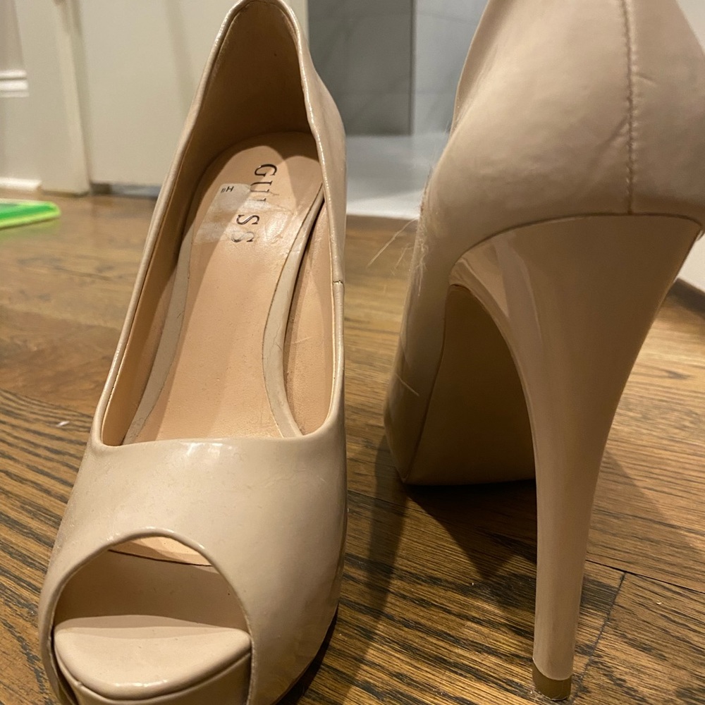 guess nude heels size 7 peep toe